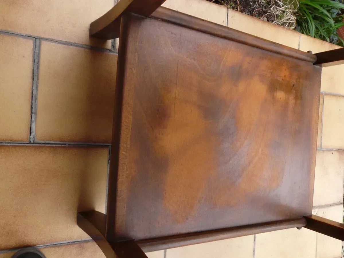 Illustration numéro 2 du produit Table en bois années 50 style industriel