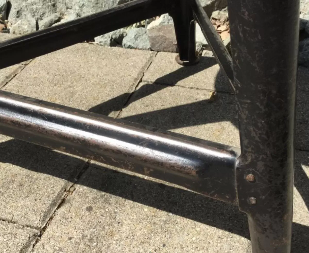 Illustration numéro 2 du produit Tabouret d'atelier