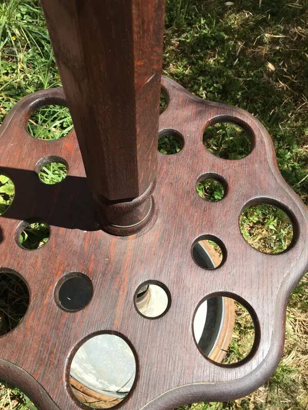 Illustration numéro 2 du produit Portemanteau sur pied chêne et zinc