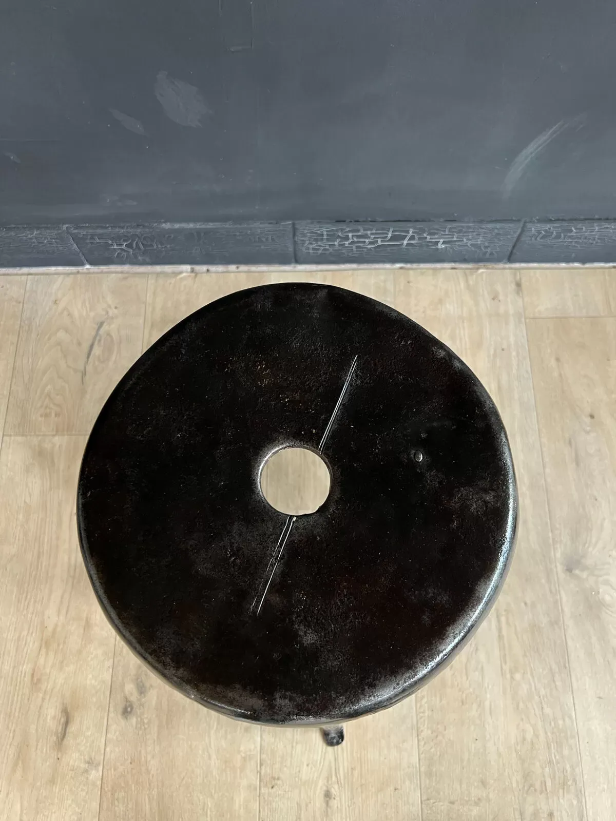 Illustration numéro 2 du produit Tabouret