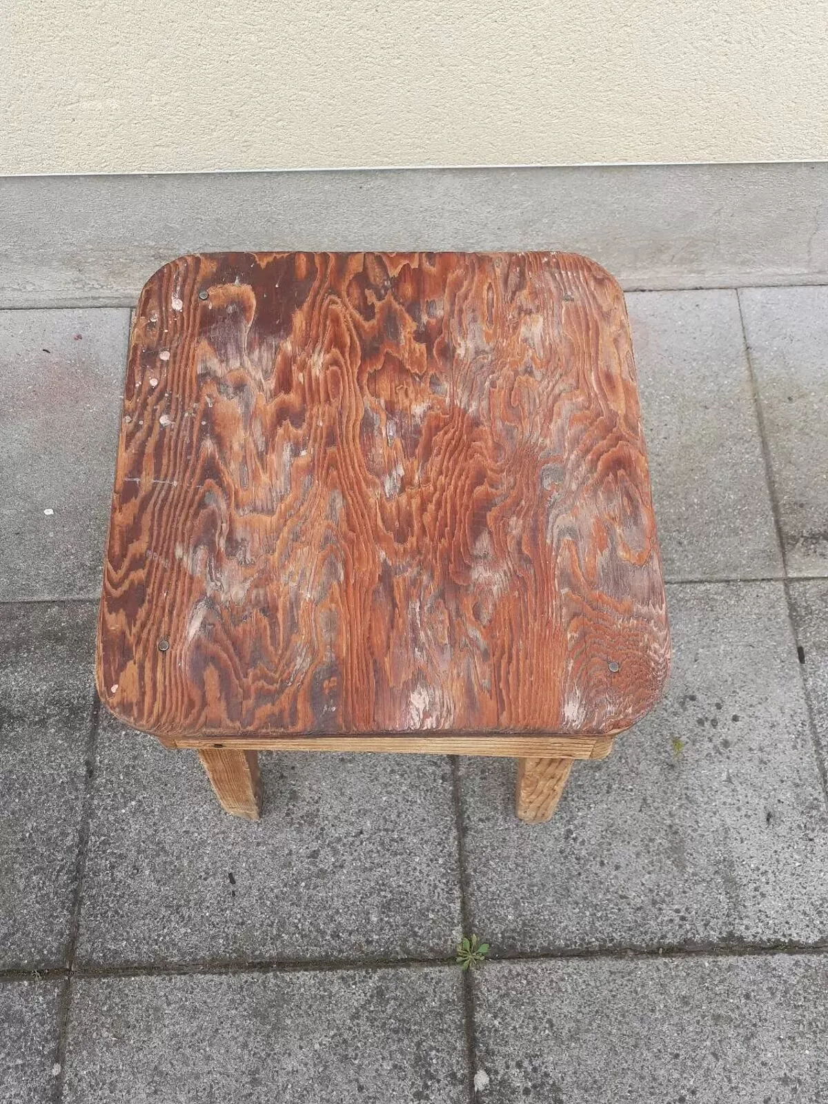 Illustration numéro 2 du produit Tabouret d'atelier