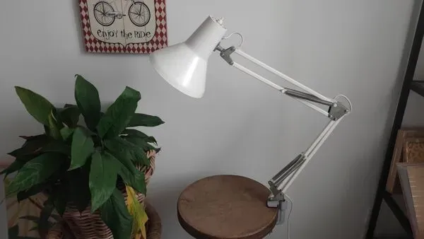 Illustration numéro 2 du produit Lampe articulée architecte