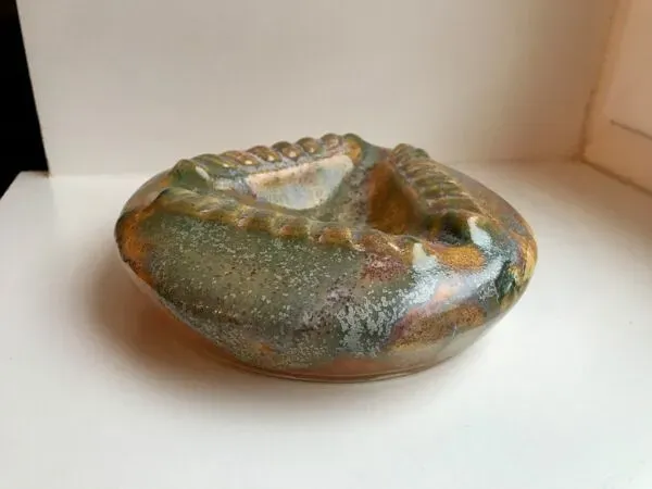 Illustration numéro 2 du produit Cendrier en céramique années 70