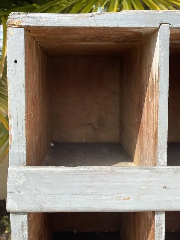 Illustration numéro 2 du produit Meuble de métier à casiers / meuble d’atelier