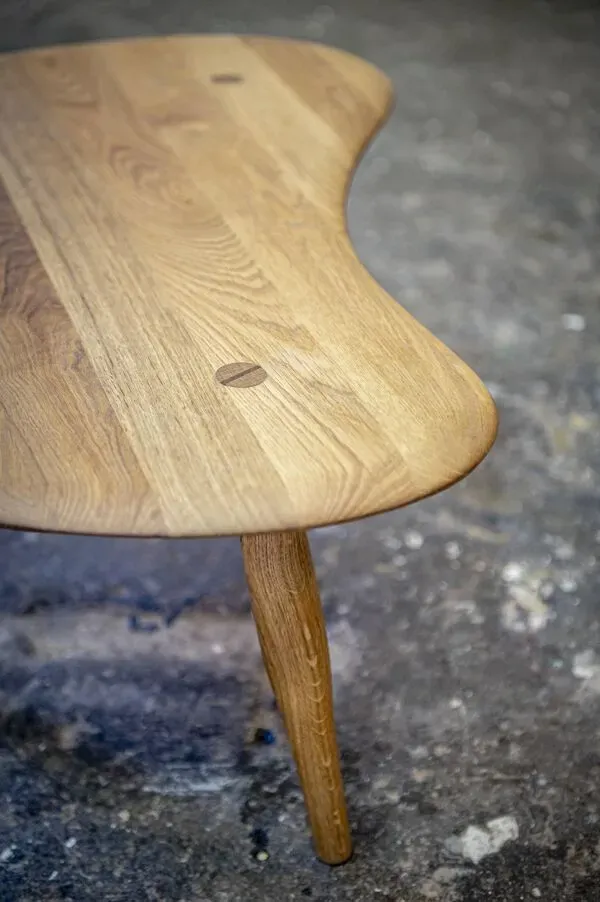 Illustration numéro 2 du produit Table basse chêne massif