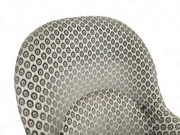 Illustration numéro 2 du produit Fauteuil crapaud vintage en tissu gris