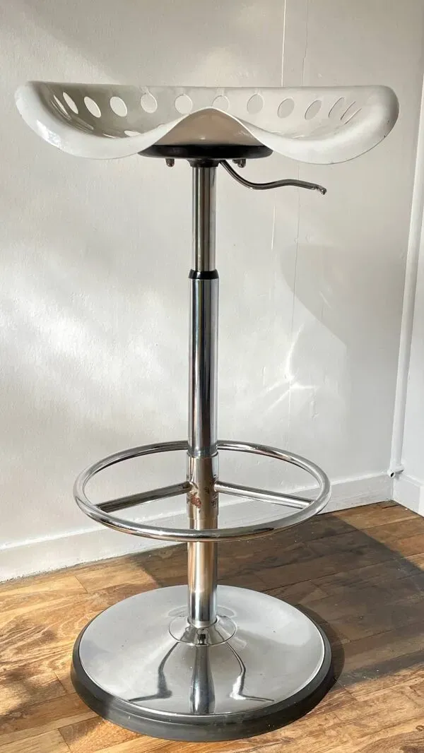 Illustration numéro 2 du produit Tabouret haut Mirima vintage n°2