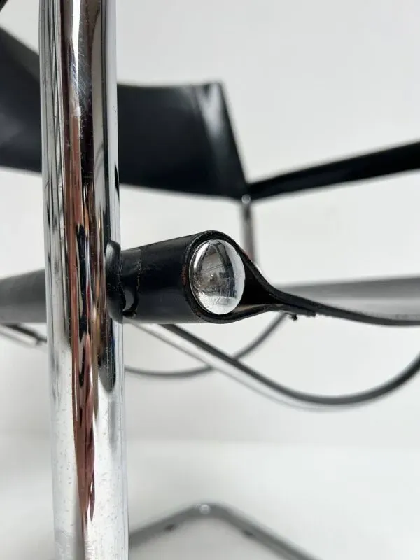 Illustration numéro 2 du produit Chaises en cuir par Mart Stam et Marcel Breuer, années 1970, ensemble de 4