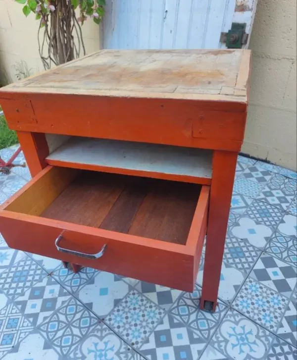 Illustration numéro 2 du produit Meuble de métier