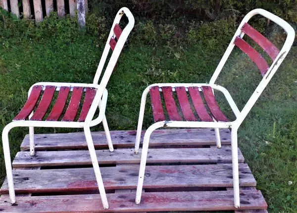 Illustration numéro 2 du produit Duo de chaises Tolix  assise bois