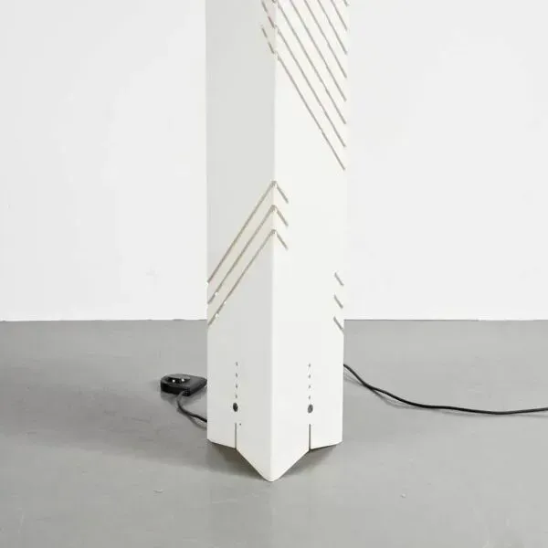 Illustration numéro 2 du produit Lampadaire “Personaggi” par Carmellini et Tronconi pour Tronconi, Italie 1970