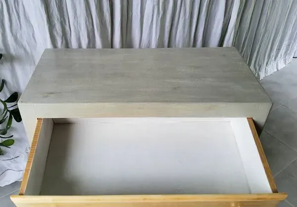 Illustration numéro 2 du produit Commode en bois peint, 1950