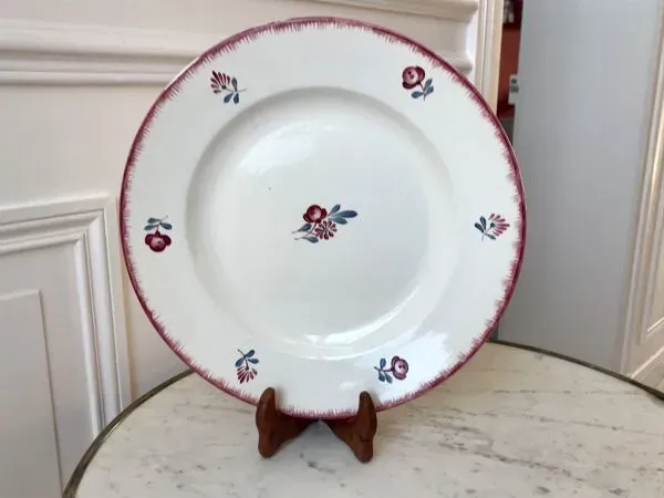 Illustration numéro 2 du produit Plat rond Digoin Sarreguemines modèle ''Line'' années 20-30