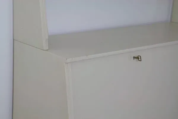 Illustration numéro 2 du produit Secrétaire Bibliothèque avec son fauteuil « Vardags » de Carl Malmsten, Suède 1960s