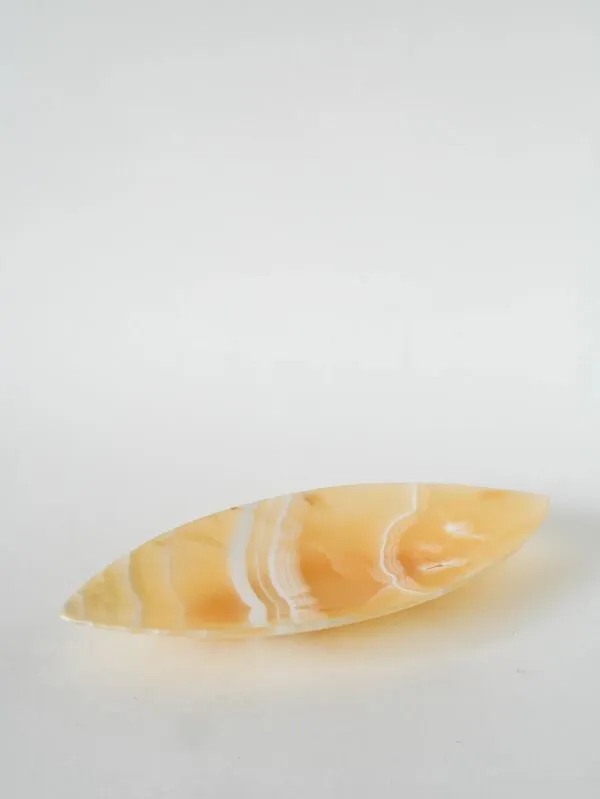 Illustration numéro 2 du produit Vide-poche ovoïde en travertin, design, 1970