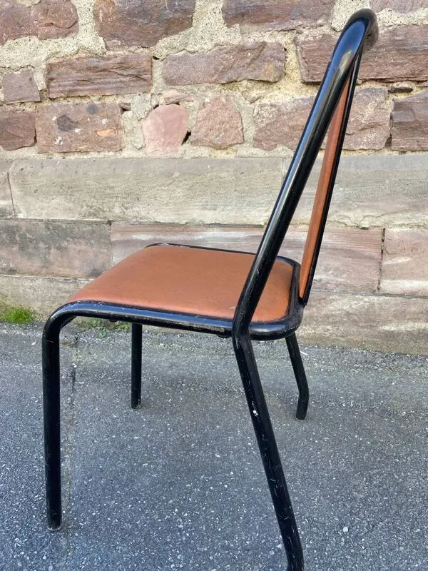 Illustration numéro 2 du produit Chaise d'école vintage simili cuir 1960