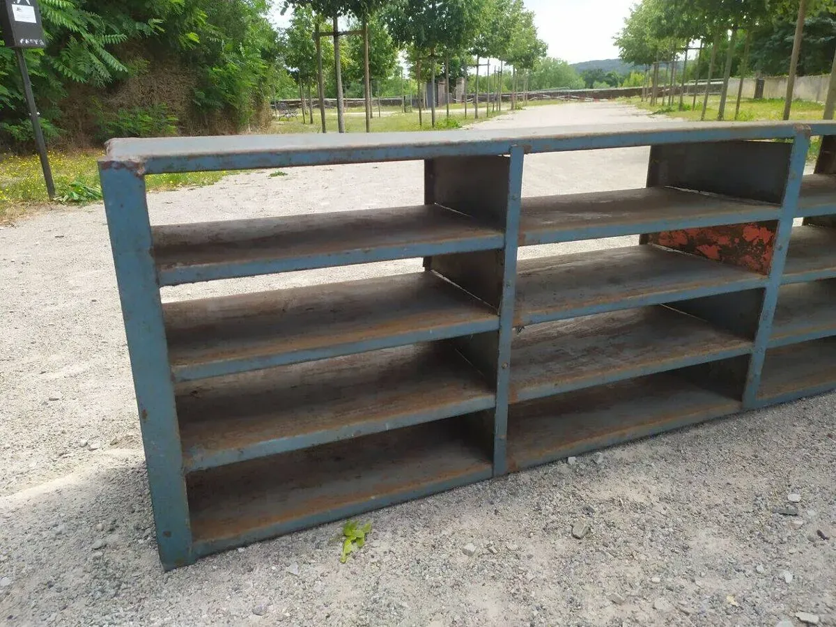 Illustration numéro 2 du produit Meuble de métier