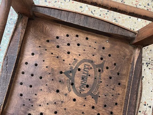 Illustration numéro 2 du produit Ancien tabouret bistrot Luterma