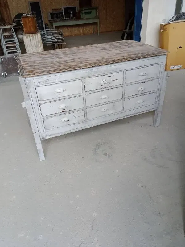 Illustration numéro 2 du produit Meuble de métier