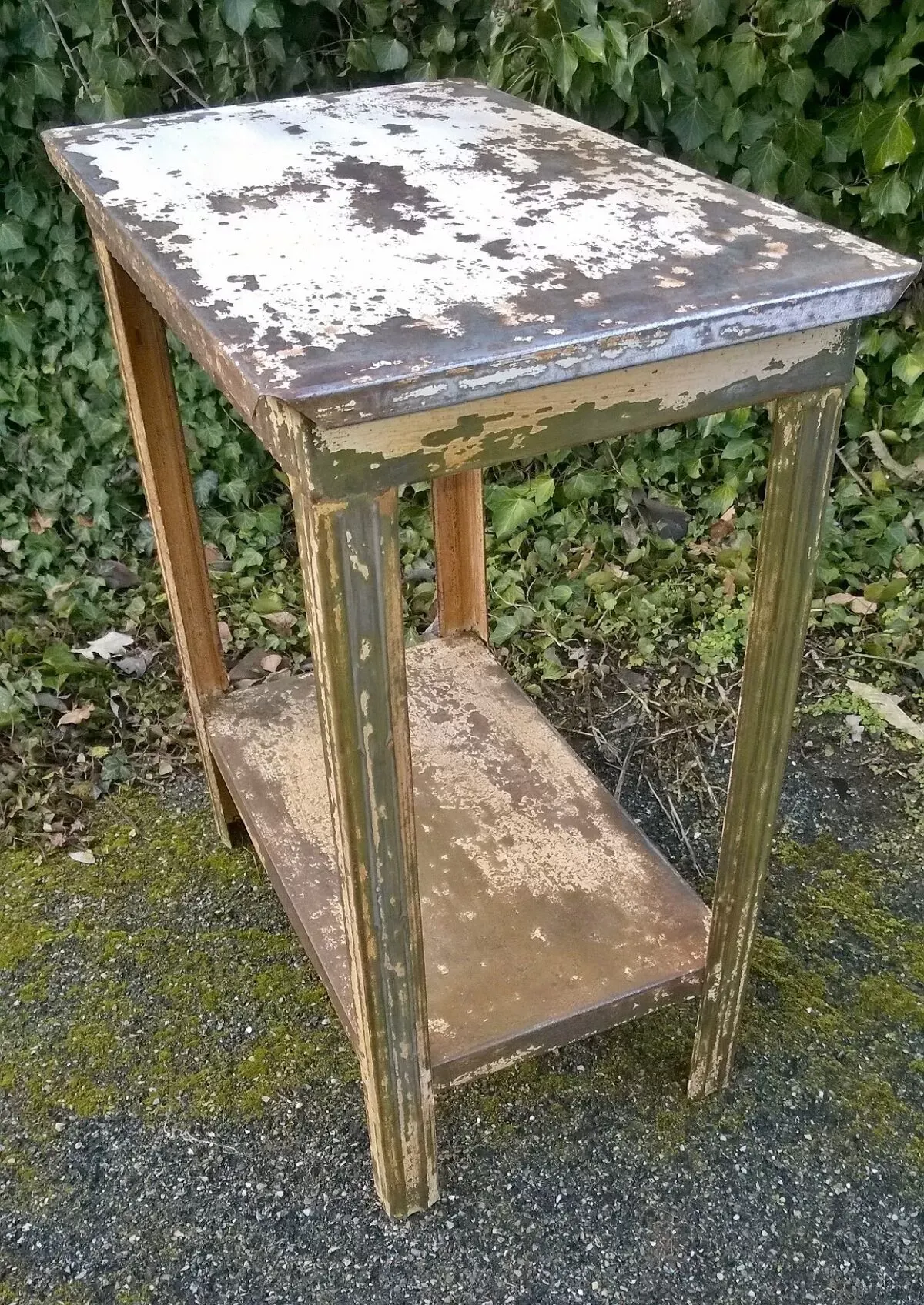 Illustration numéro 2 du produit Sellette industrielle art déco 1930