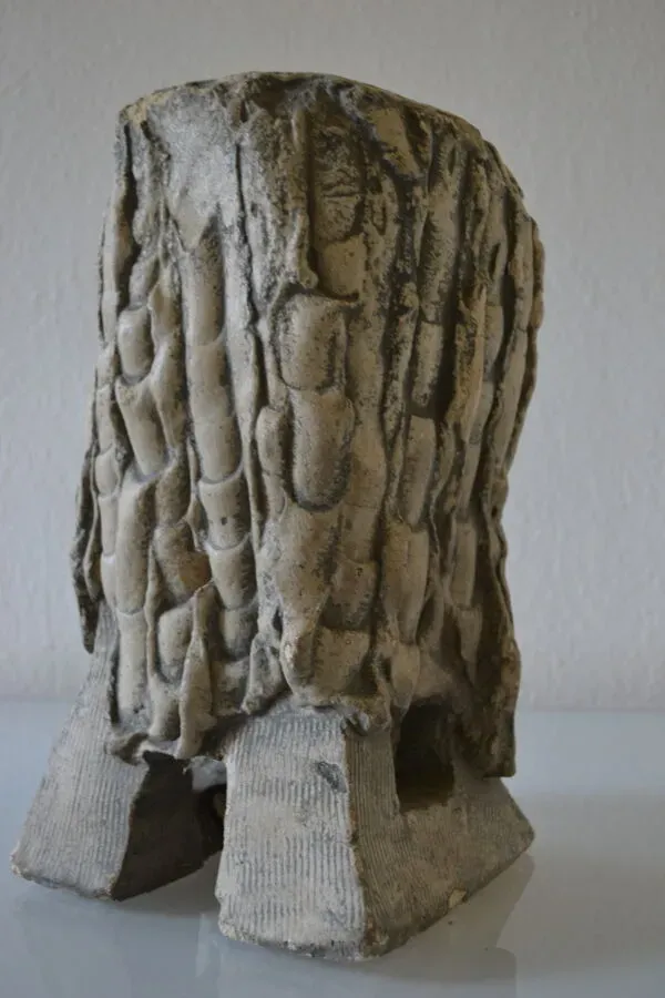 Illustration numéro 2 du produit Lampe sculpture tete gaulois signee Mazoyer 1977