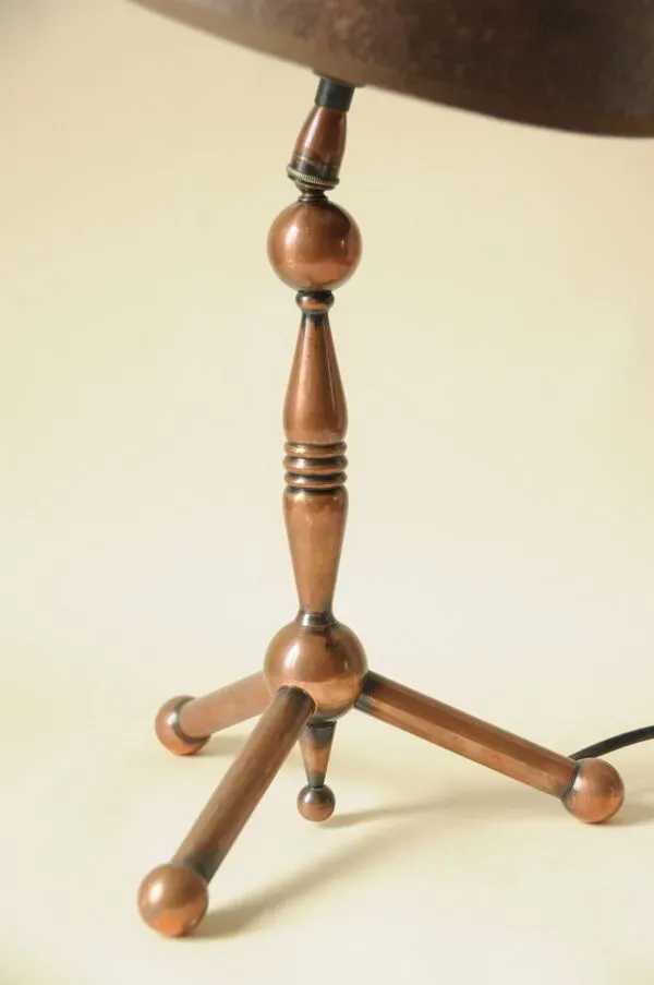 Illustration numéro 2 du produit Lampe Tripode - Style Industriel - Cuivre Marron