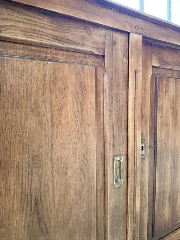 Illustration numéro 2 du produit Enfilade, meuble de métier XL en chêne à portes coulissantes, 1900