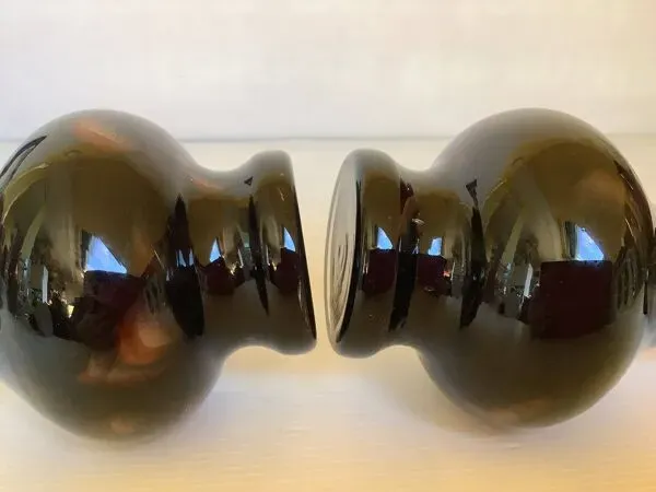 Illustration numéro 2 du produit Paire de vases Murano noir et doré