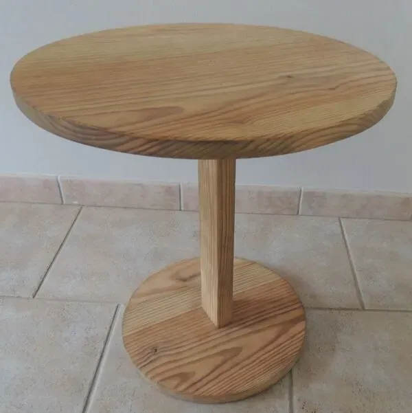 Illustration numéro 2 du produit Table basse guéridon