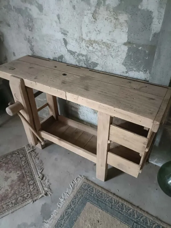 Illustration numéro 2 du produit Etabli de menuisier