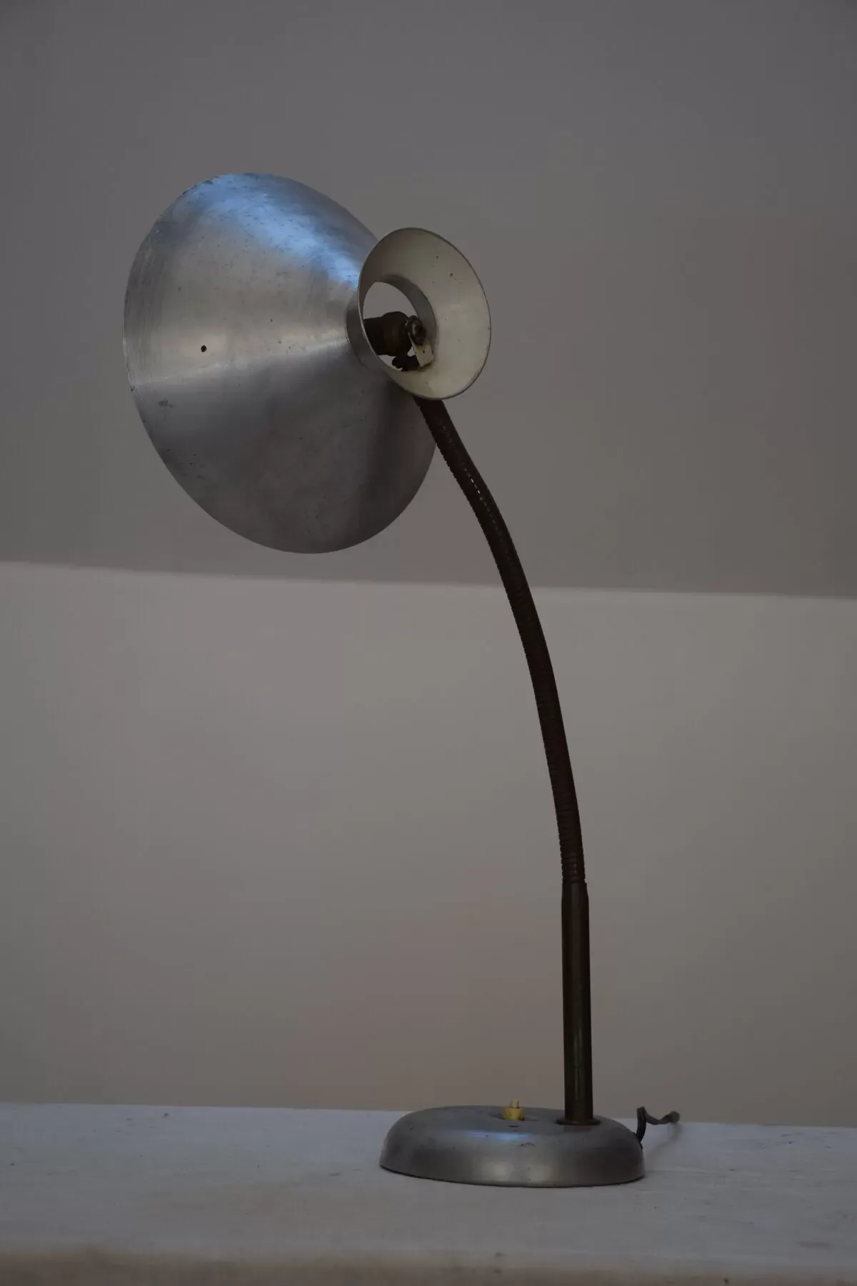 Illustration numéro 2 du produit Luminaire à poser industriel