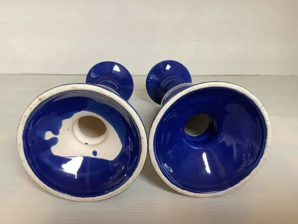 Illustration numéro 2 du produit Paire de bougeoirs bleus