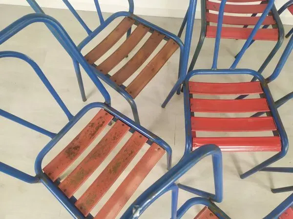 Illustration numéro 2 du produit Série de 8 chaises bistrot métal