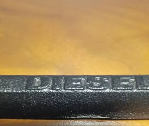 Illustration numéro 2 du produit Lampe a poser foscarini diesel modele perf tavolo