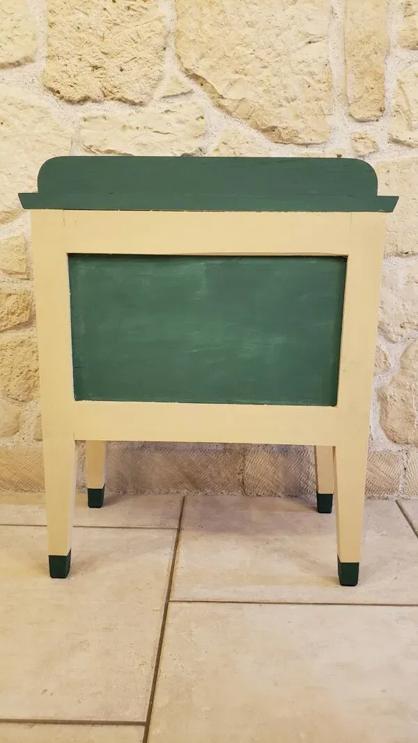 Illustration numéro 2 du produit Chevet - Table de nuit vintage relooké