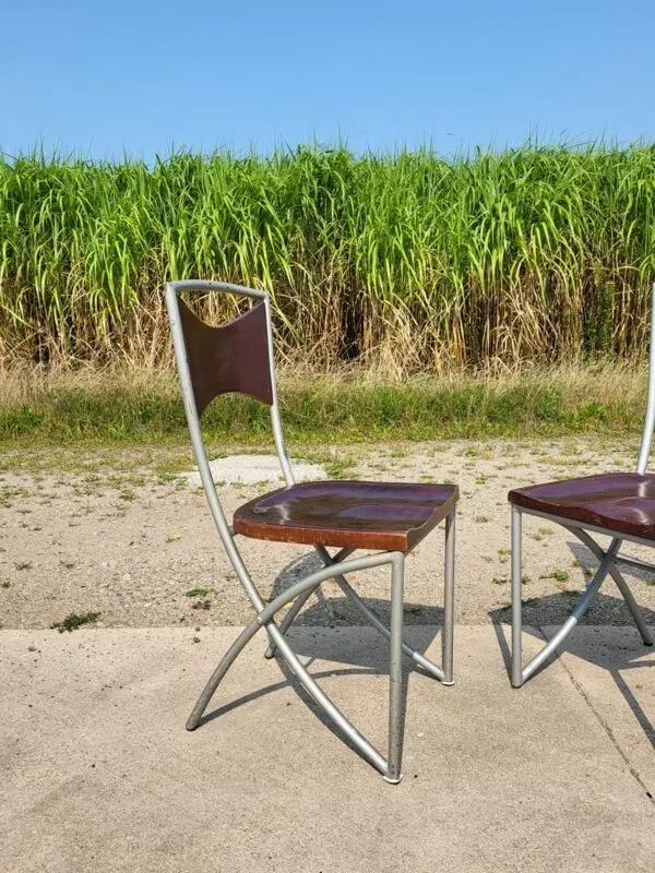 Illustration numéro 2 du produit Ensemble de 10 chaises de salle à manger bistro tubulaires en chêne de style industriel vintage