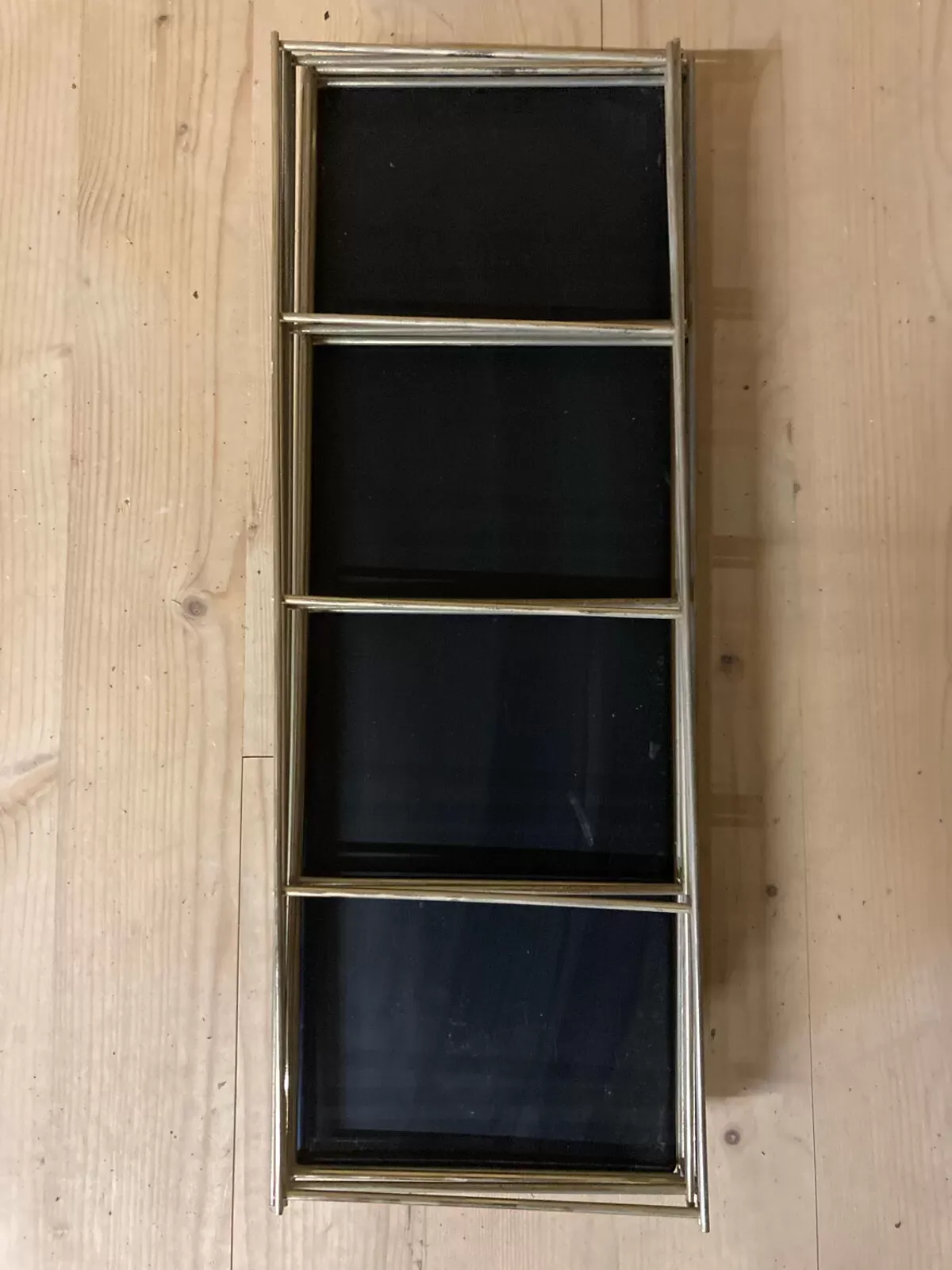 Illustration numéro 2 du produit Étagères