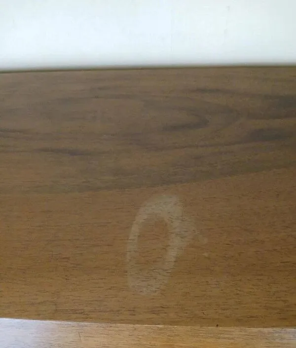 Illustration numéro 2 du produit Commode scriban de style Louis XV en noyer– XXe siècle