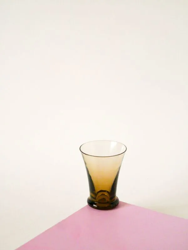 Illustration numéro 2 du produit Ensemble de 4 petits verres en verre fumé, Art Déco, 1930