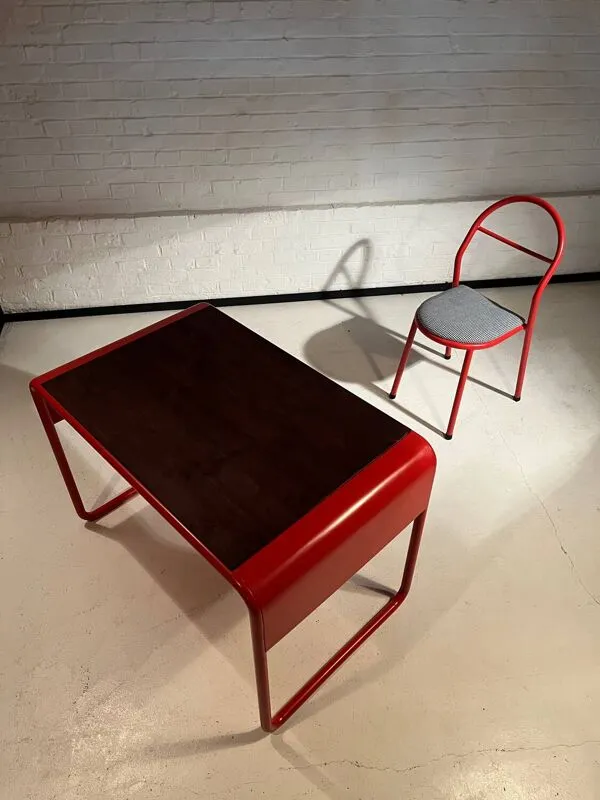 Illustration numéro 2 du produit Bureau vintage vers 1970