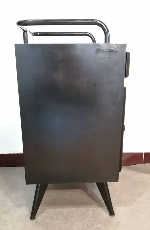 Illustration numéro 2 du produit Chevet noir d'hôpital/ internat tous en métal pied compas 1940 industriel