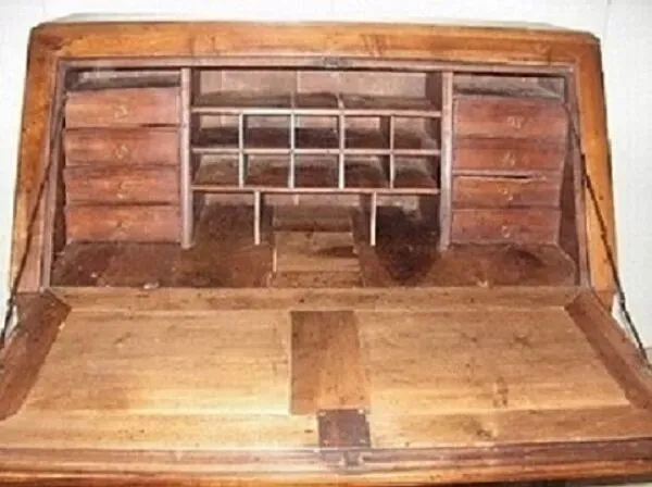 Illustration numéro 2 du produit Secrétaire à pente d'époque Louis XVI , authentique