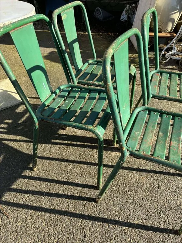 Illustration numéro 2 du produit Ensemble table et 4 chaises de jardin