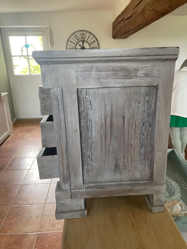 Illustration numéro 2 du produit Meuble de métier