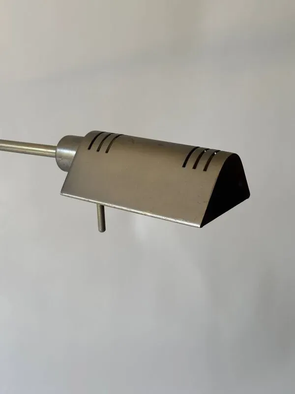 Illustration numéro 2 du produit Lampe de bureau allemande en métal avec variateur Insta-Elektro