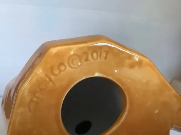 Illustration numéro 2 du produit Grand chien style origami céramique