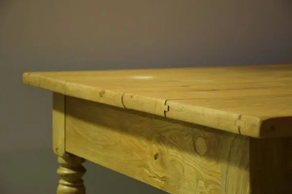 Illustration numéro 2 du produit Xxl table de passementerie chêne 1950