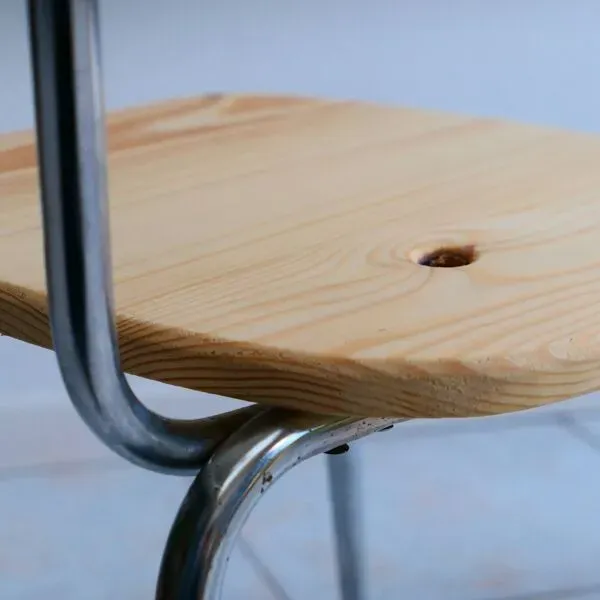 Illustration numéro 2 du produit Chaise vintage en pin massif