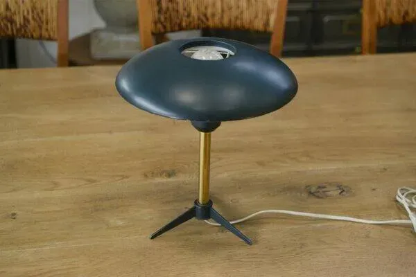 Illustration numéro 2 du produit Lampe vintage modèle « Minou S » par Louis Kalff pour Philips 1955’s