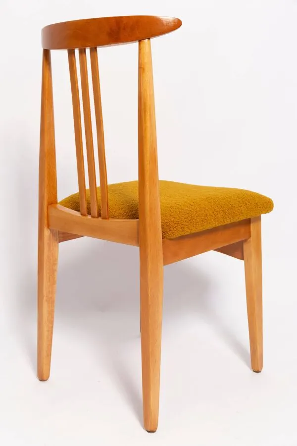 Illustration numéro 2 du produit Chaise en hêtre bouclé ocre du milieu du siècle, bois clair, M. Zielinski, Europe 1960s